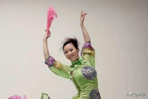 人体模特汤加丽:日搜索10万次,却被父亲嫌弃,被老公抛弃