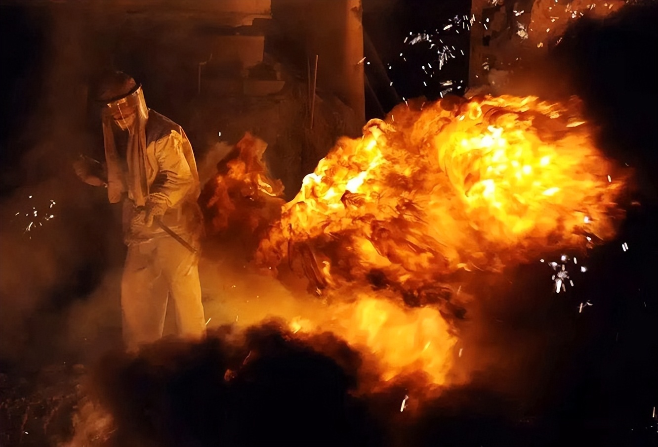 毛主席的水晶棺：纯度达99.9999%，可抗8级地震，已无人能再做！