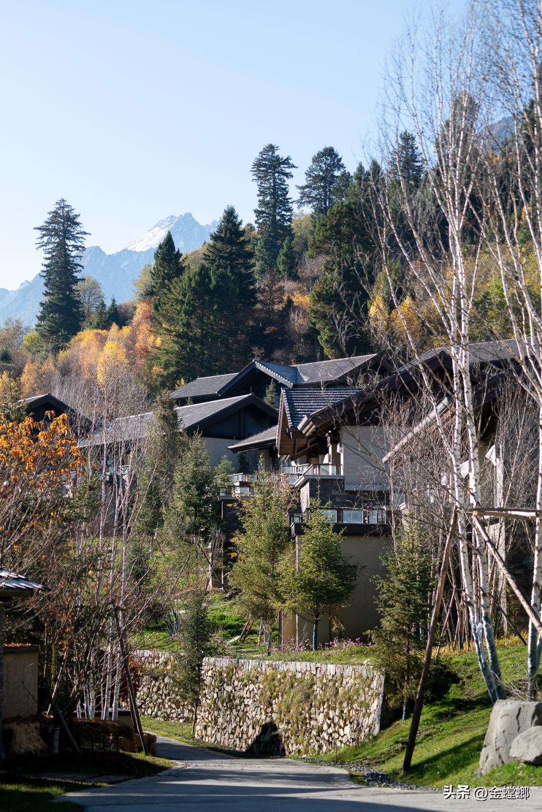 中国首家，全球第六家—九寨沟日赛谷丽思卡尔顿隐世酒店