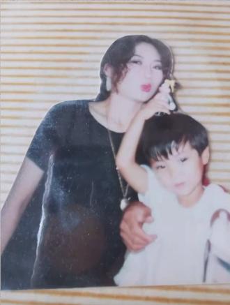 29岁剩女花50万买精生女,29岁总裁花50万生女儿