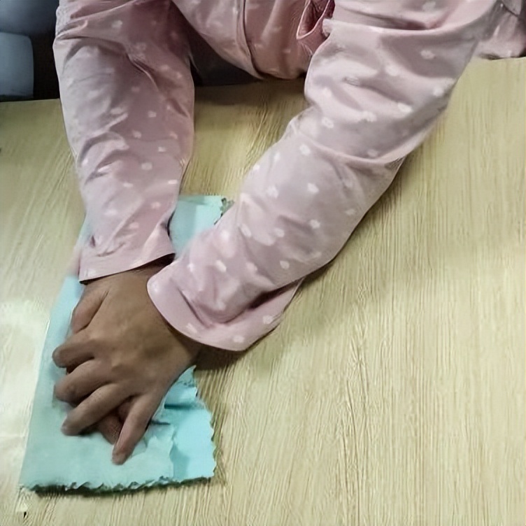 偏瘫手快速恢复的方法和动作,偏瘫手胳膊康复训练最佳方法