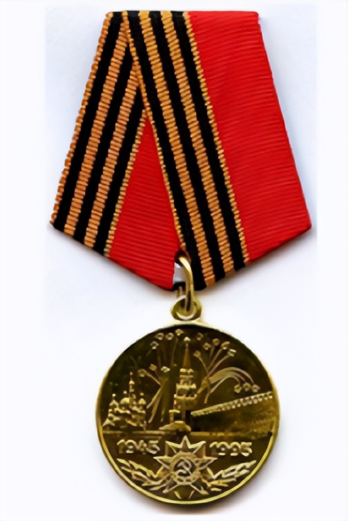 小伙回家发现家里不对劲,小伙不知道自己爸爸是黑社会