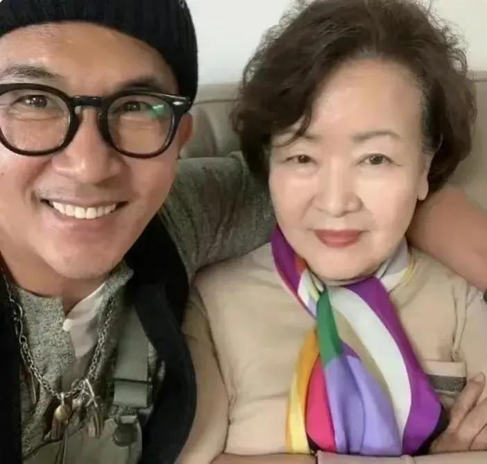 汪小菲送大s钻戒品牌赞助,汪小菲给s妈送珠宝