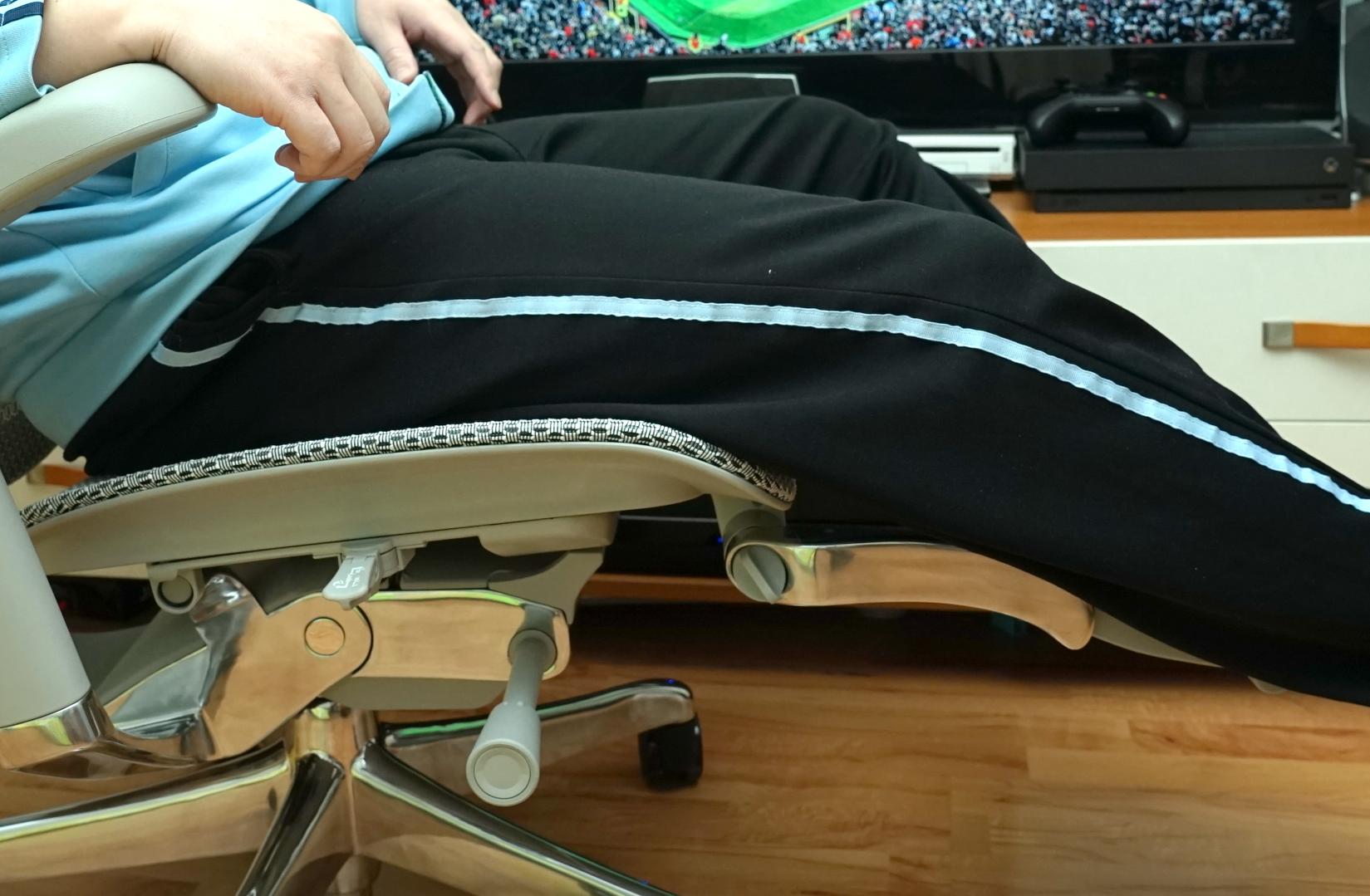 实用至上，久坐腰不累腿不麻的高品质人体工学椅：保友优旗舰W2代