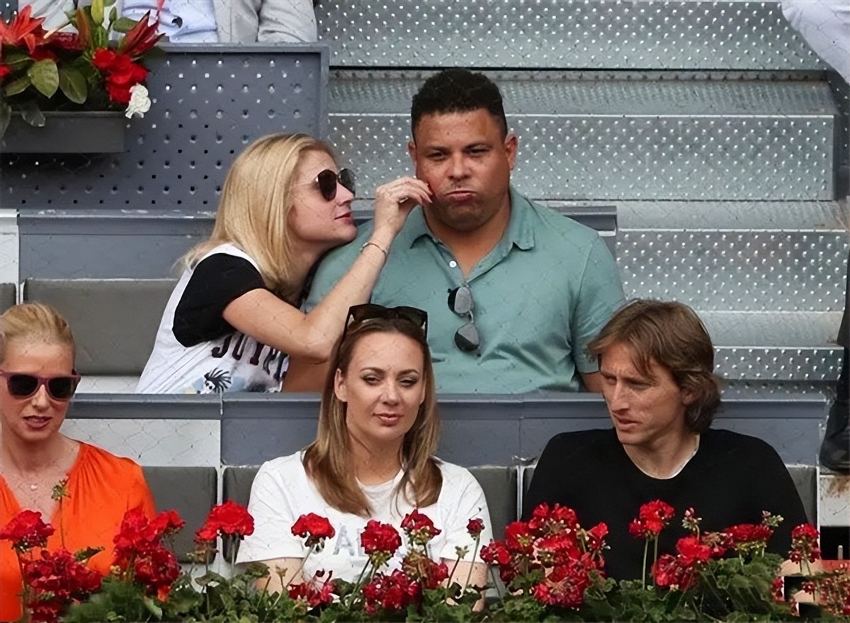 46岁罗纳尔多近况,罗纳尔多职业生涯加盟的俱乐部