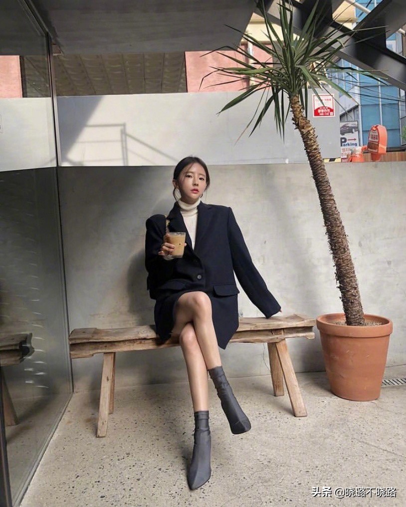 韩国街拍美女惊艳的穿搭,韩国女性高级感美女街拍
