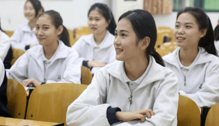 目前大学热门就业专业排名,越老越吃香的专科专业