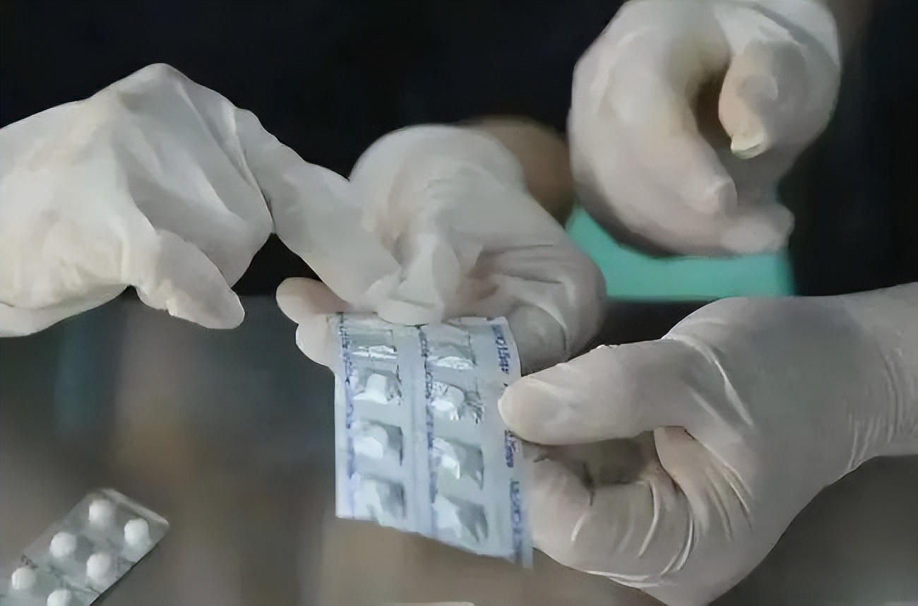 依替唑仑副作用大吗 (伊替康唑使用说明书)