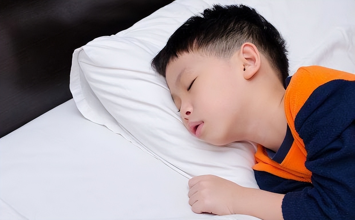 孩子喜欢赖床怎么高情商沟通,儿童爱赖床怎么办