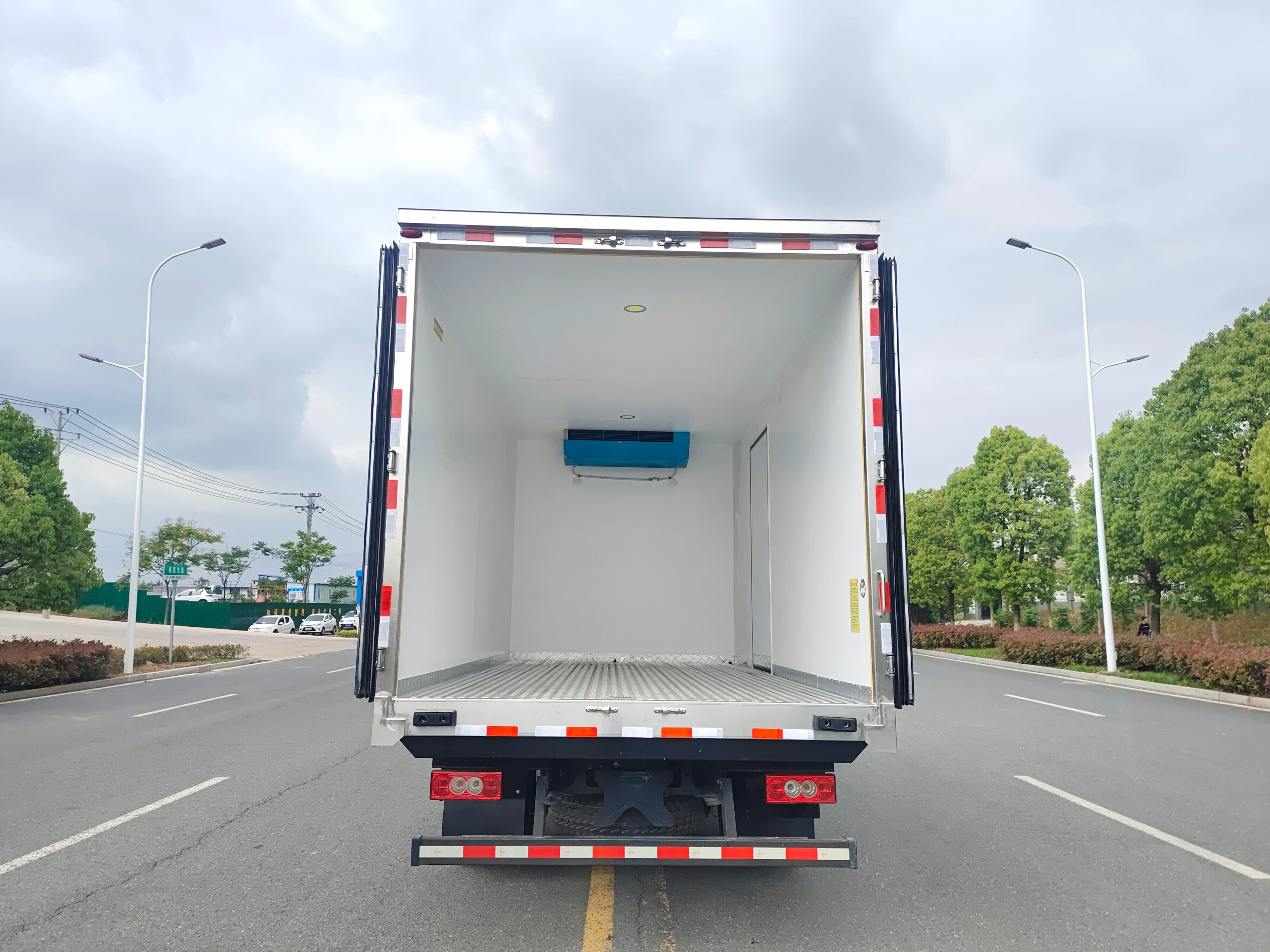 5米2黄牌冷藏车多少钱一辆,黄牌5.2米冷藏车