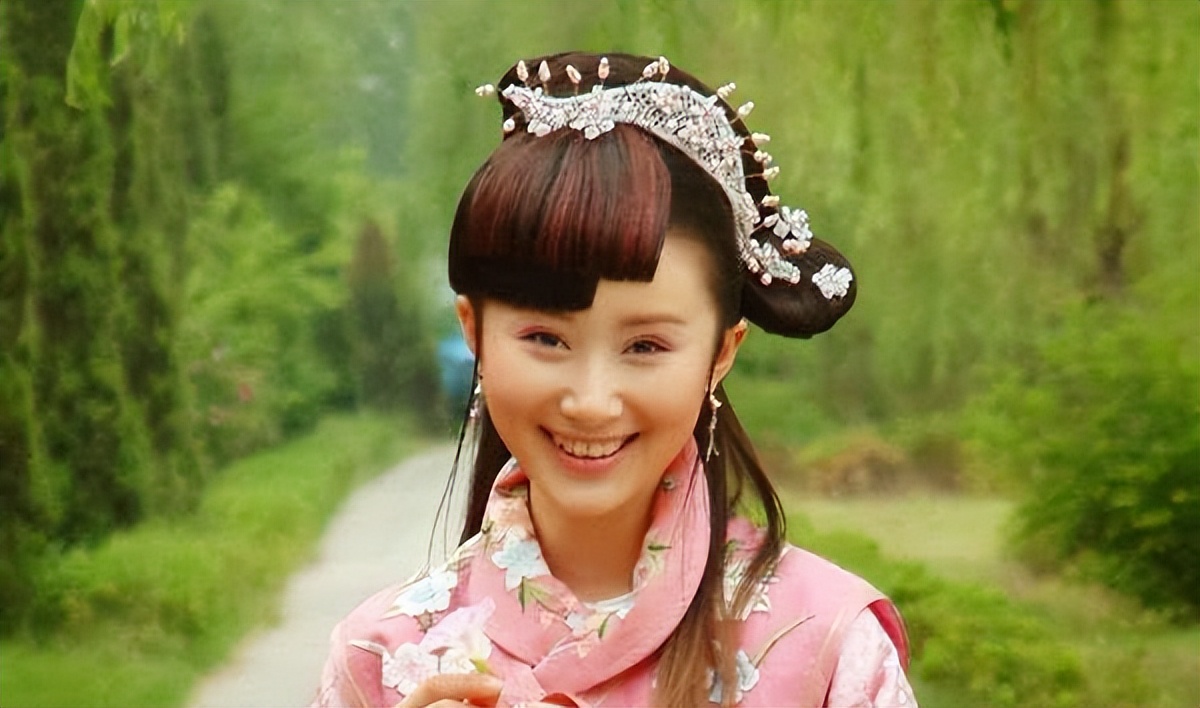 杨颖王楚然任敏霸屏,任敏新造型齐刘海