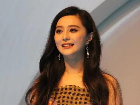 范冰冰在街头照片,范冰冰回归机场街拍阵营