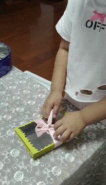 教师节需不需要给老师送礼物,教师节送礼怎么送到老师手中