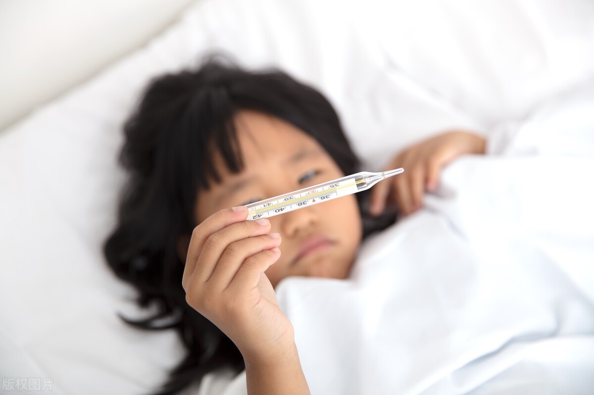 小孩反复高烧不退吃布洛芬就退烧,肺部炎症高烧不退有什么办法退烧