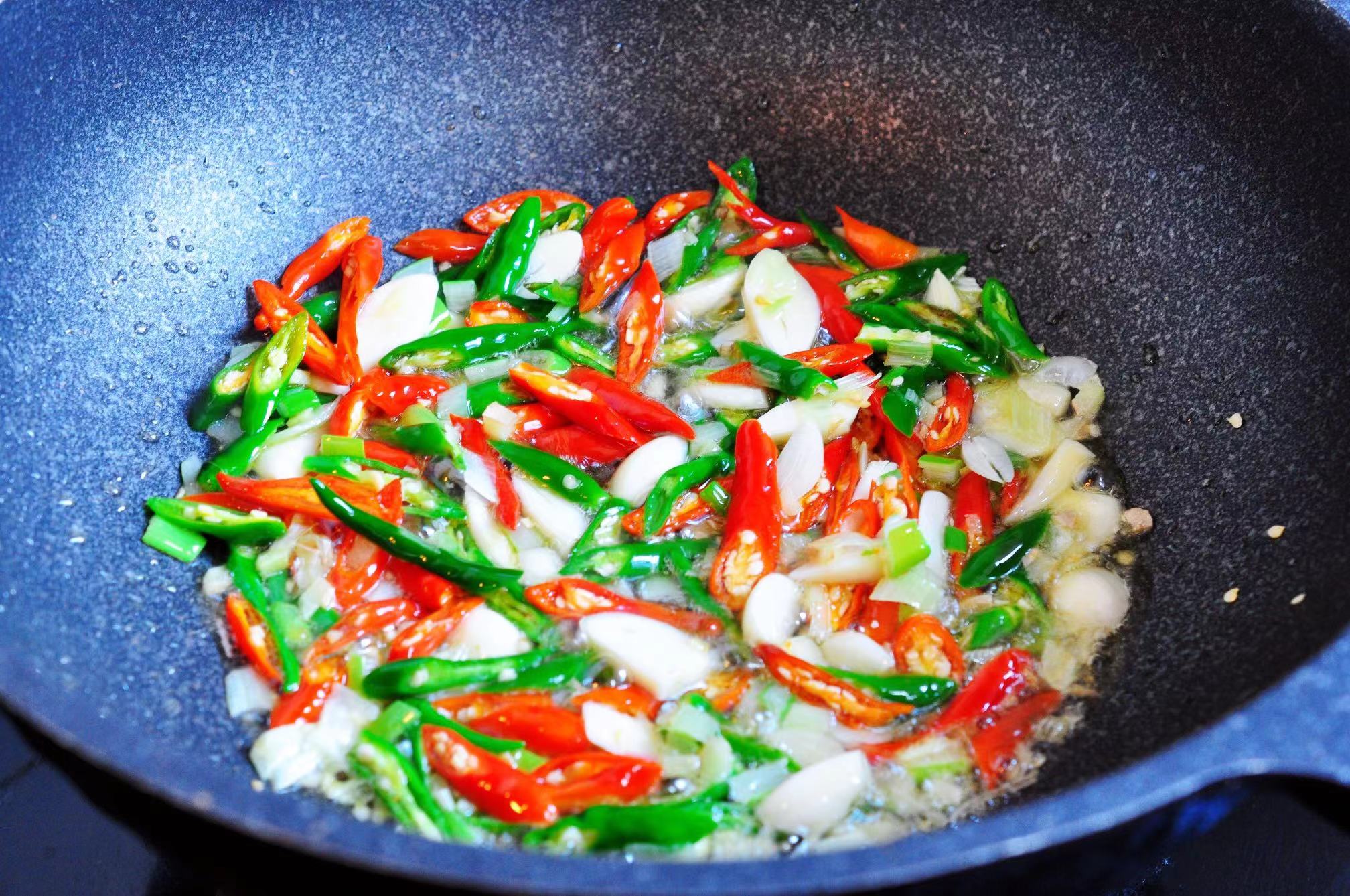 切干鱿鱼卷的正确方法,鱿鱼皮怎么撕干净利落