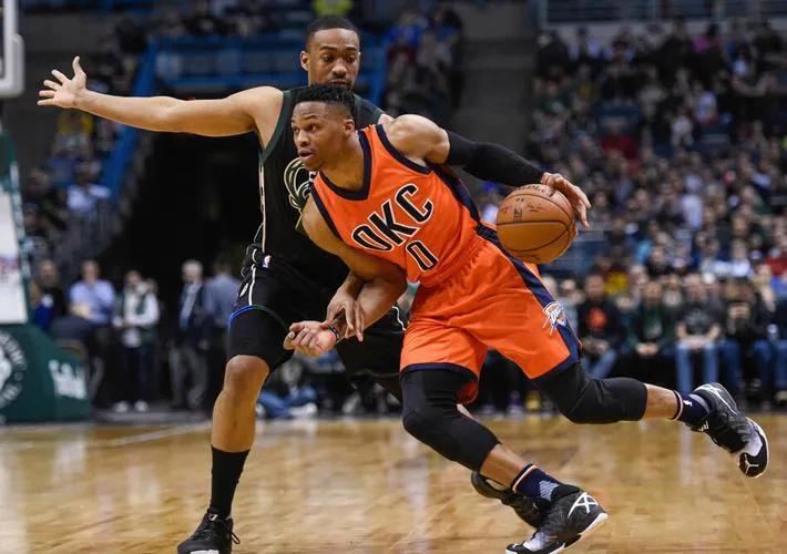 12-13赛季最佳控卫托尼帕克,禁区之王托尼帕克