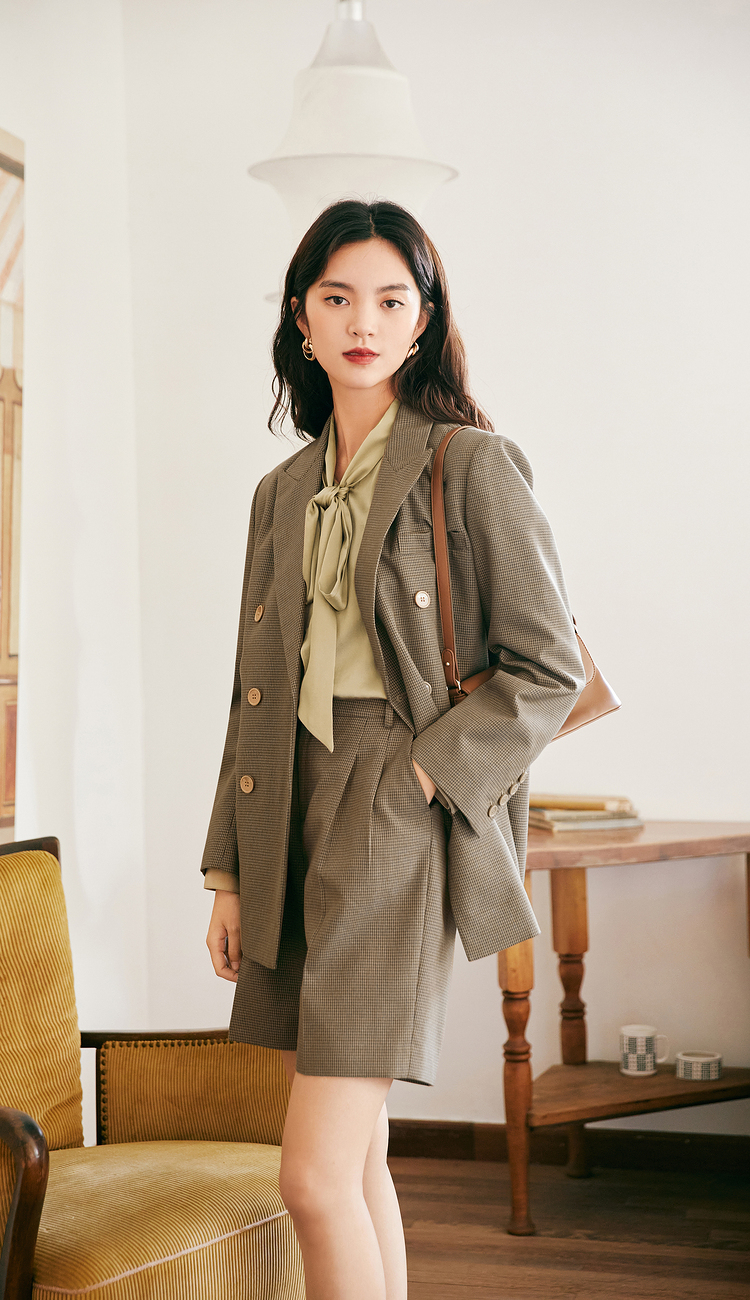 什么牌子的衣服适合30-40岁女士穿,哪种牌子的衣服适合30多岁女性穿