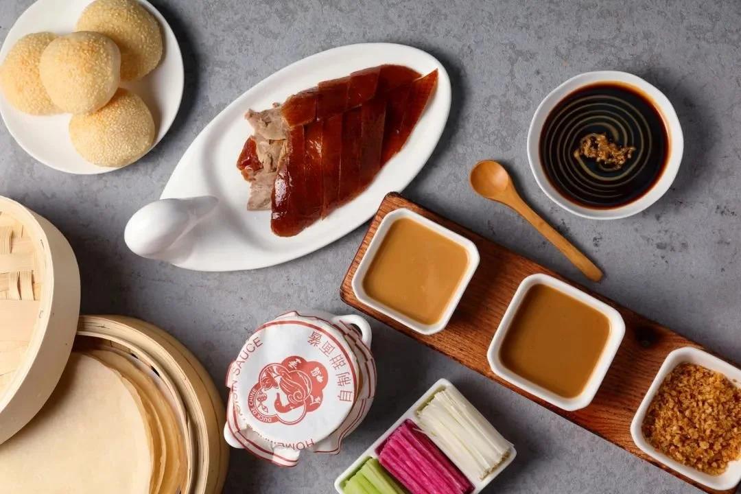 马斯克一年要飞25万公里,马斯克一年飞行记录