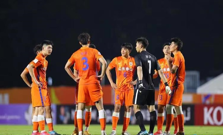 补时射门未果西塞痛失绝杀,补时不抛弃一人狂奔半场0度破门