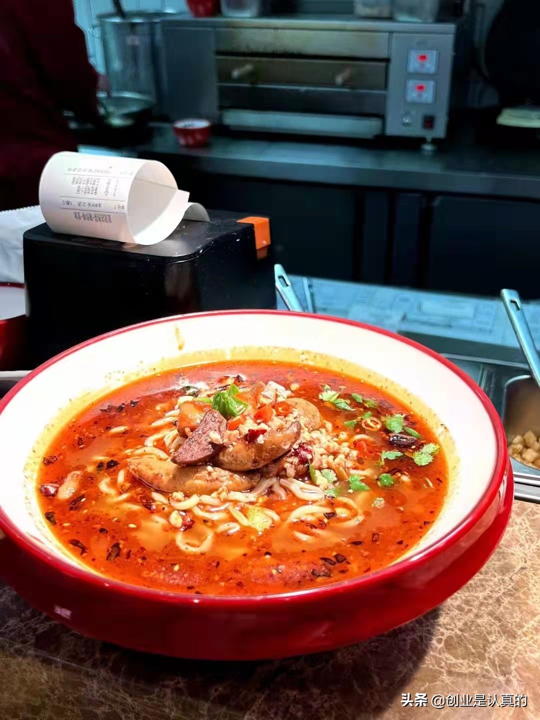 一碗重庆小面一碗豌杂面,来一碗正宗的重庆小面