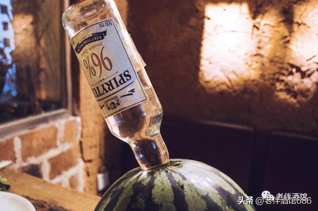 伏特加全都是无色无味的吗,伏特加的3种标配