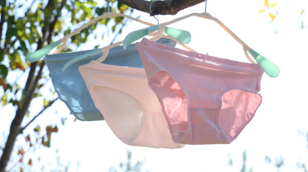 外阴白斑是外阴白色病变吗,外阴白色病变会发展为癌吗