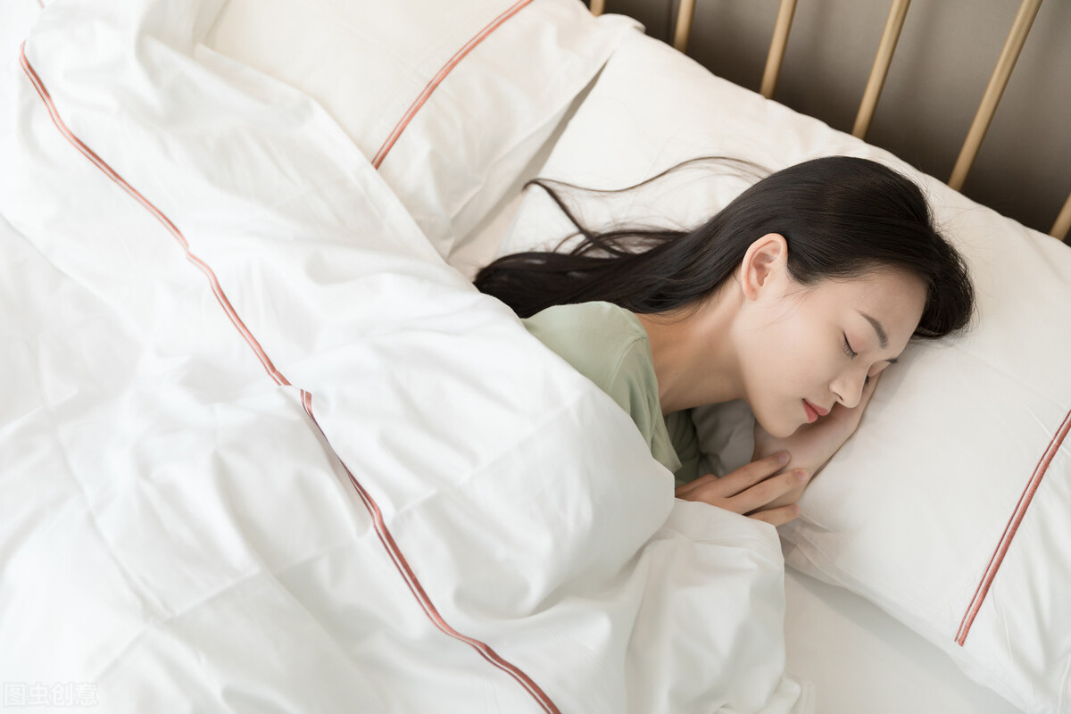 2020年,22岁模特刚到迪拜,就被坑100万,*子骗**:你得谢我