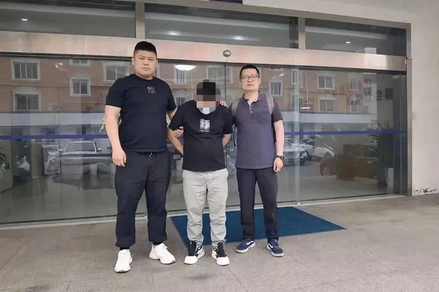 帮别人办卡是什么罪行,帮别人办卡有哪些风险