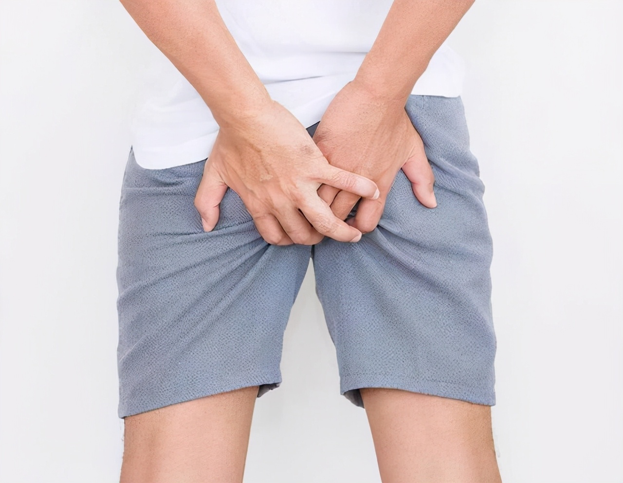 肛门瘙痒周围有白斑是怎么回事,肛门周围潮湿瘙痒红肿是什么原因