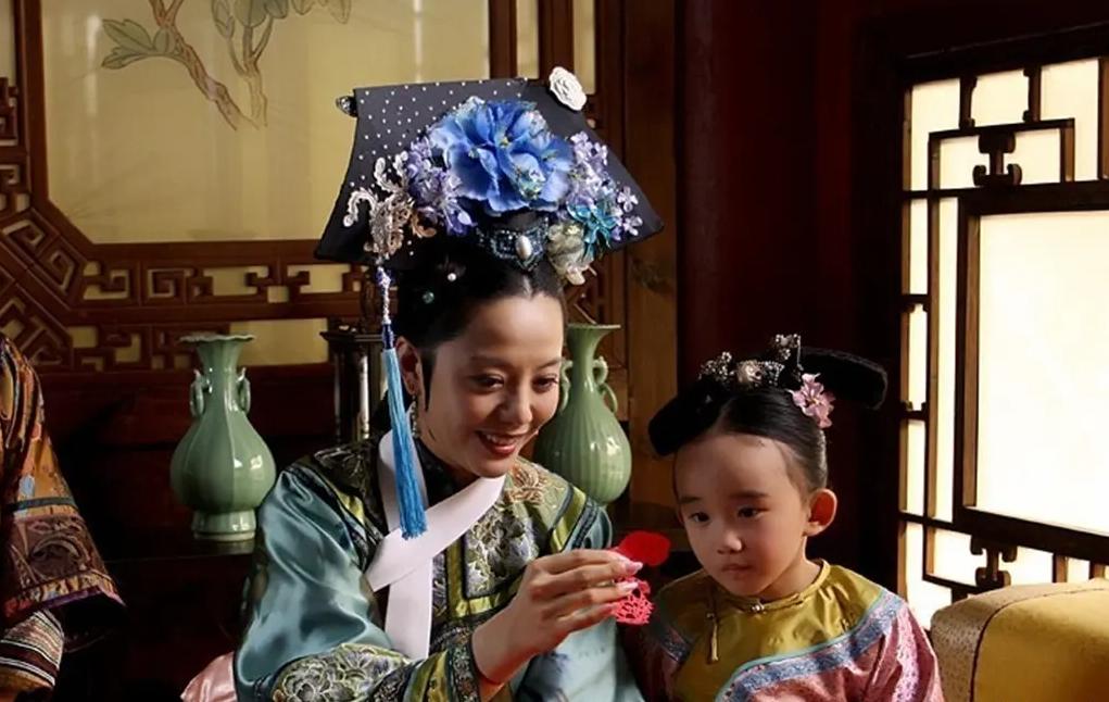 胧月大魔王解读,小时候胧月认甄嬛为额娘的时候