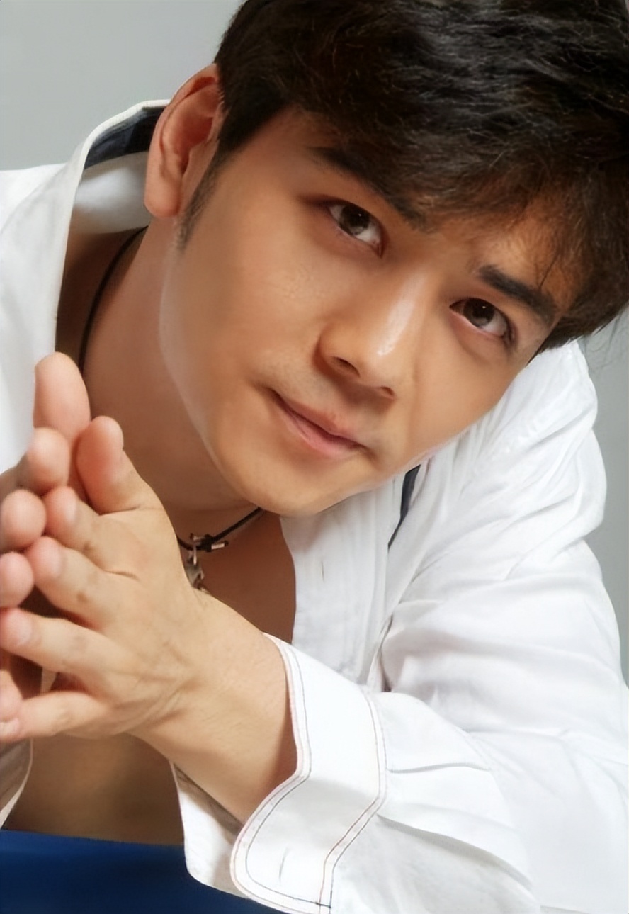 杨烁落魄总裁,杨烁落魄的时候捡垃圾