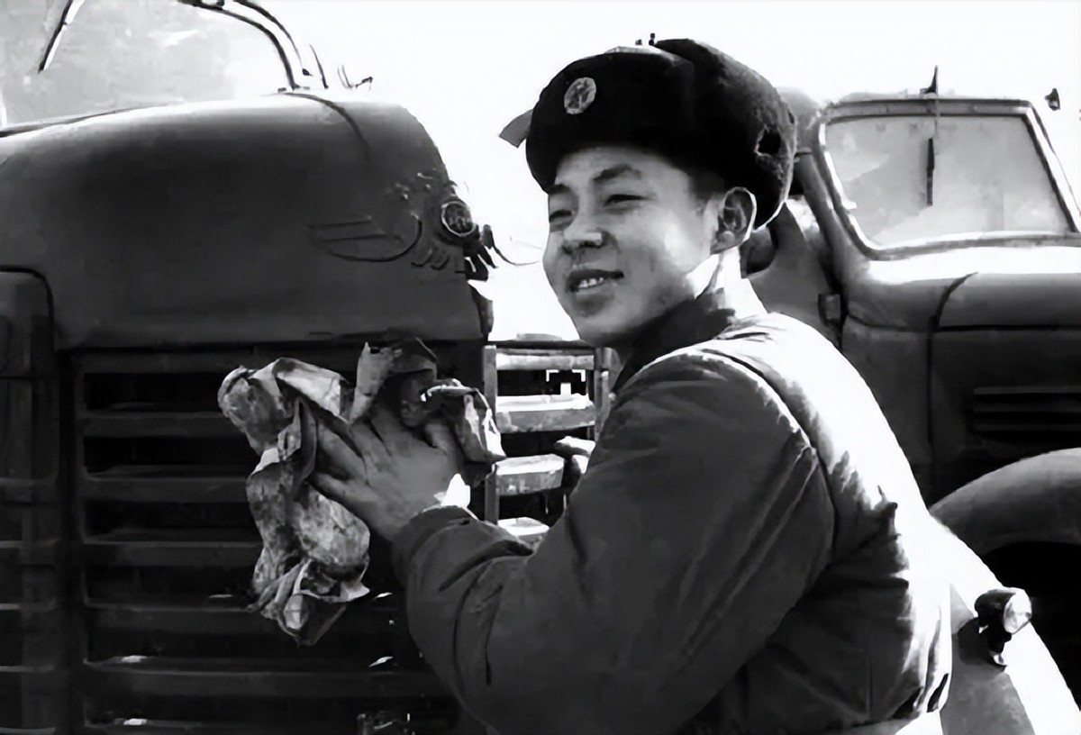 1962年雷锋因公牺牲，年仅22岁，41年后鉴定人披露细节令人心疼