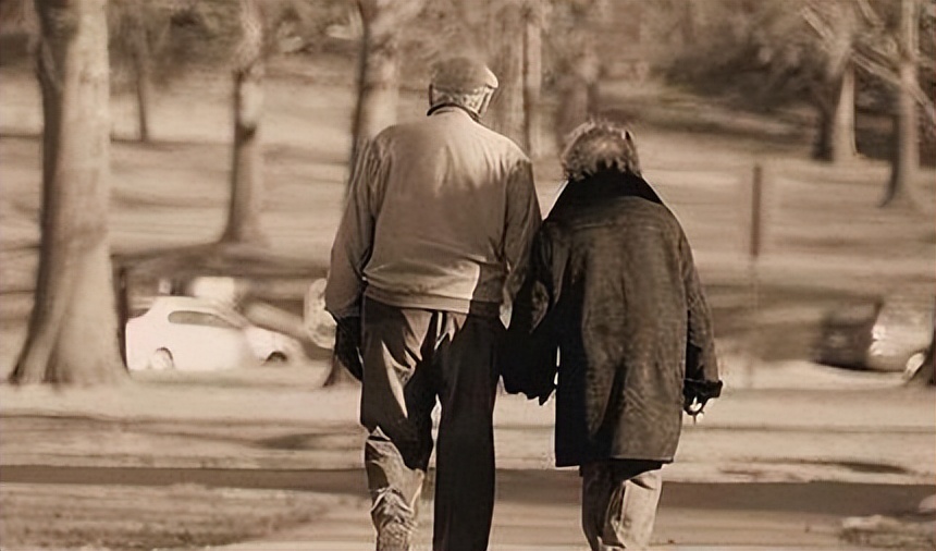 60岁以上父母与儿子最佳关系,60岁老人对家庭和子女怎样做才好