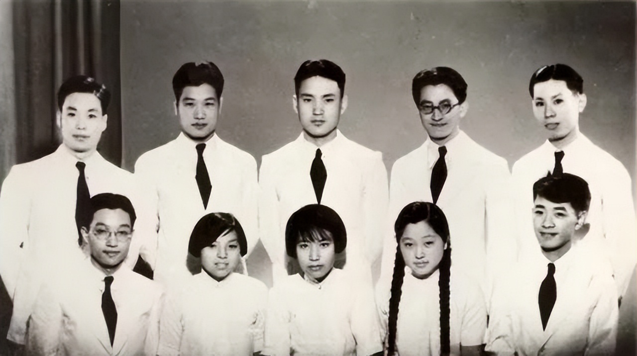 何泽慧姐妹院士,何泽慧院士生前生活在清华吗