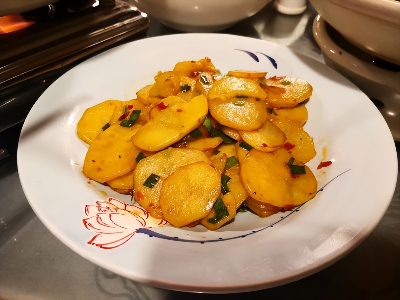 亲戚来家里嫌弃寒酸,亲戚来家里吃饭五个菜