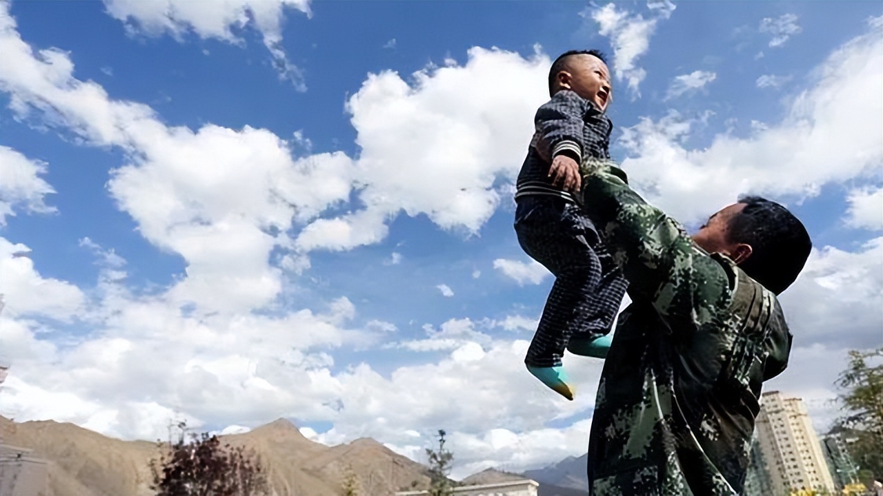 部队现役军人户口,现役军人的户籍问题