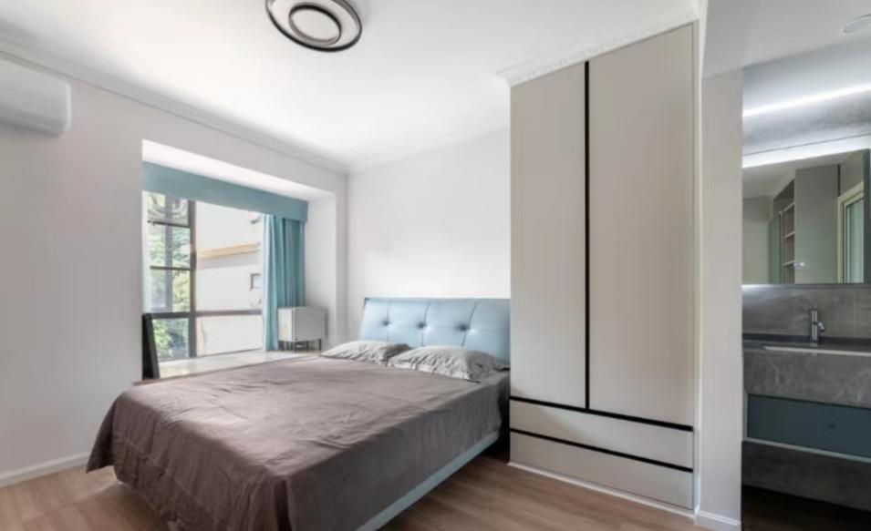 卧室窗户装修设计休闲舒适,小卧室做榻榻米舒适又省钱