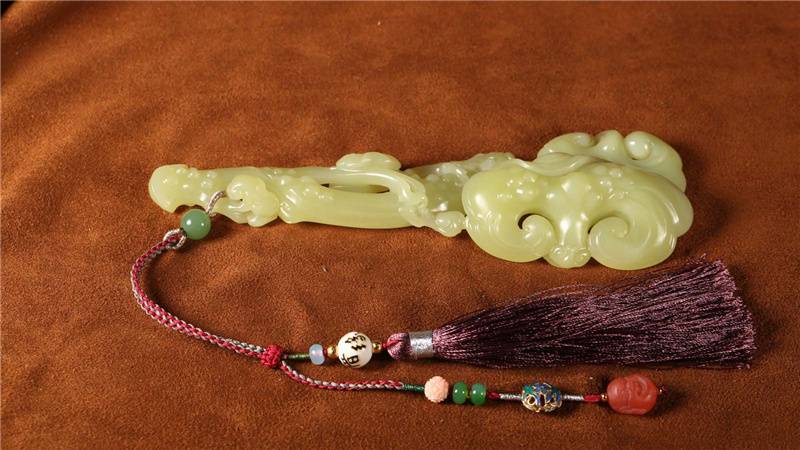 白玉值钱还是黑玉值钱,白玉黄玉价格是多少钱