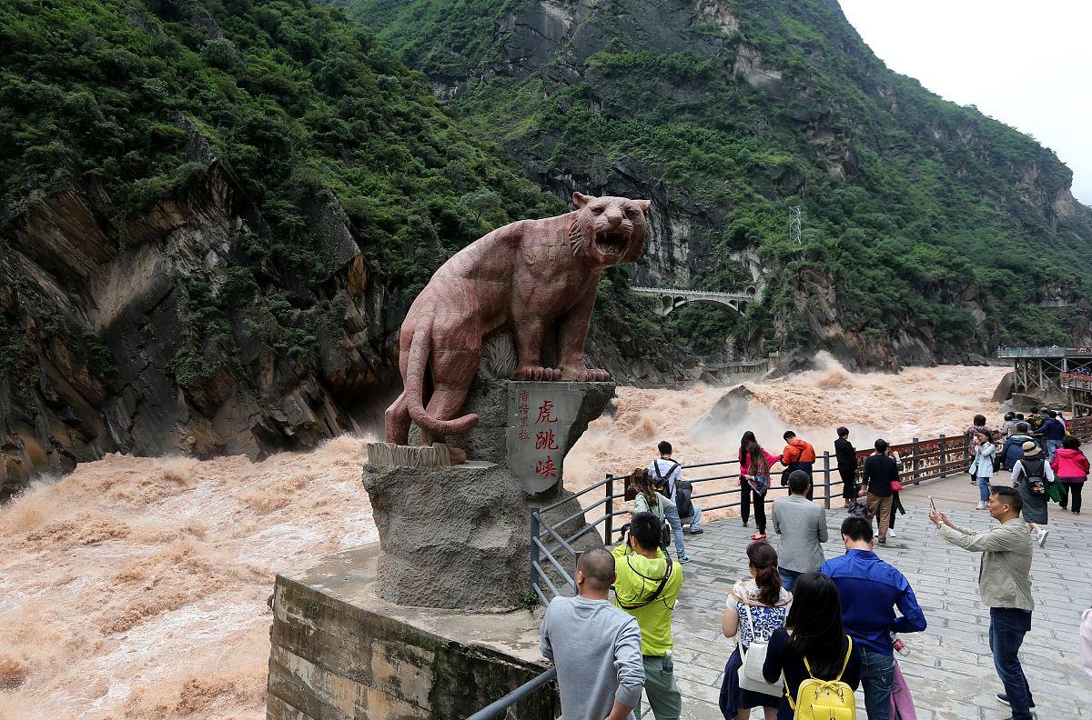 丽江导游威胁游客后续,丽江导游威胁游客原因