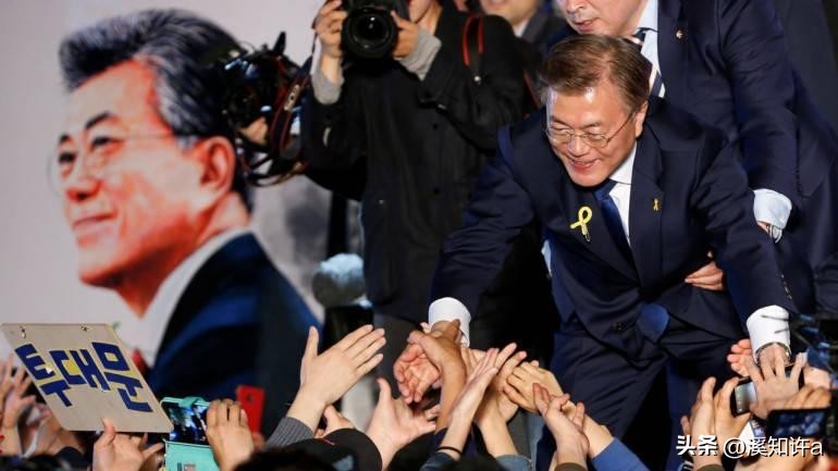 青瓦台文在寅最新消息,文在寅和尹锡悦在青瓦台开始会面