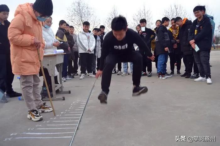 载歌载舞精彩纷呈,载歌载舞迎元宵文艺汇演展风采