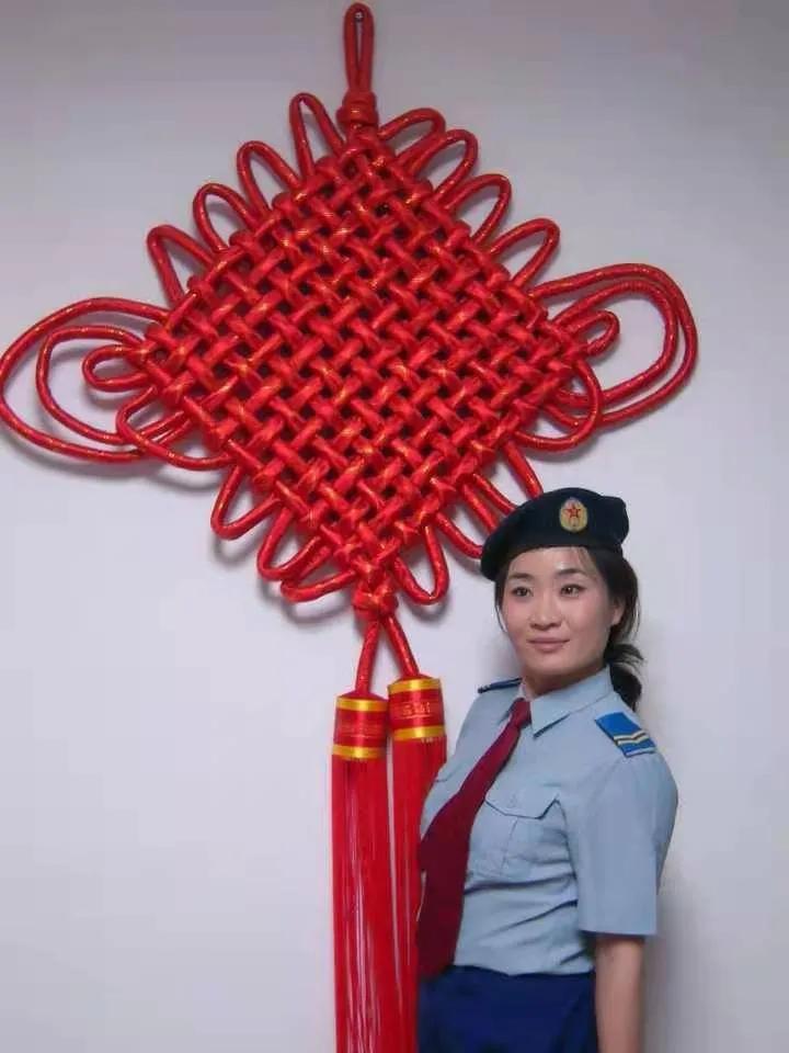 班主任原来是退役的特种兵,班主任是退伍特种兵完整版解说