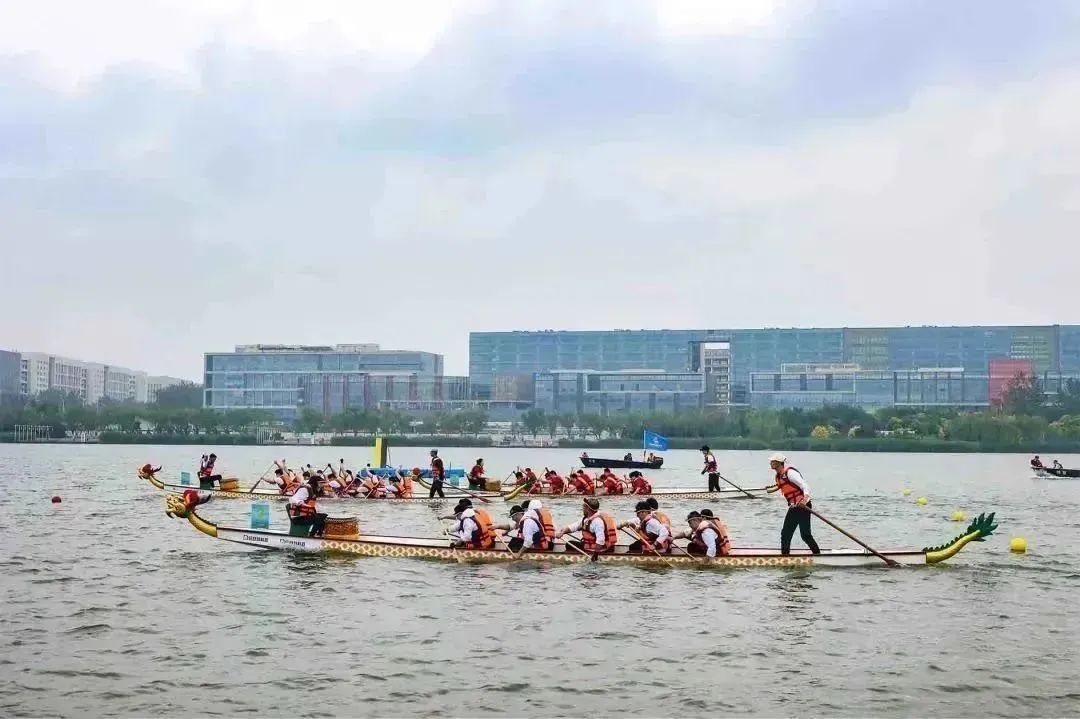 百舸争流竞扬帆不负众望勇夺魁,百舸争流龙舟竞渡