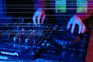 livehouse鐜板満鍚瓕姘涘洿,livehouse闊充箰鐜板満鎵撴灦