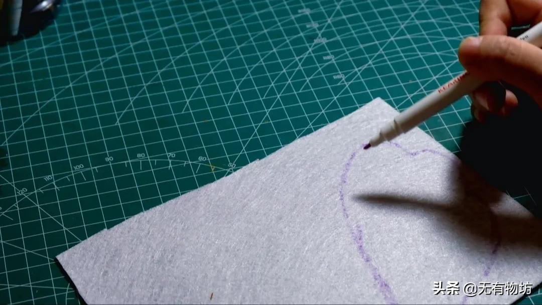 用一张纸做虎年灯笼,虎年的灯笼用卡纸做又好看又好做