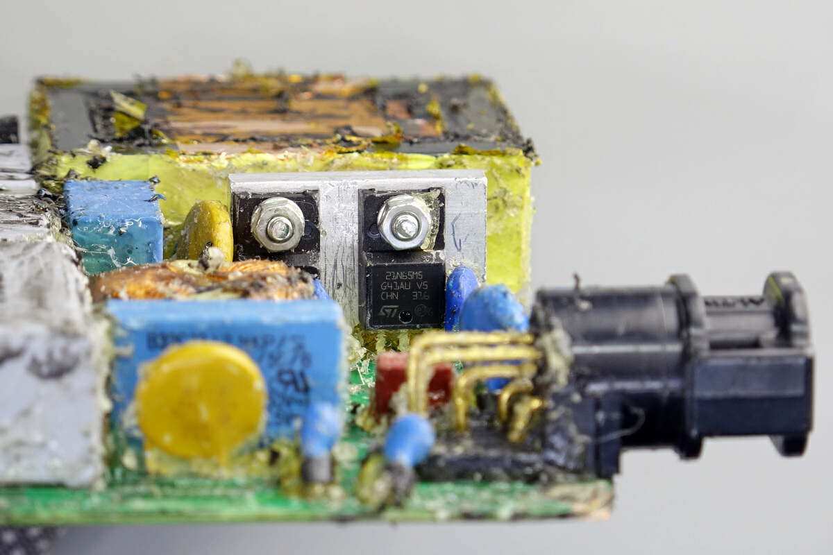 昱能光伏逆变器,昱能逆变器拆解