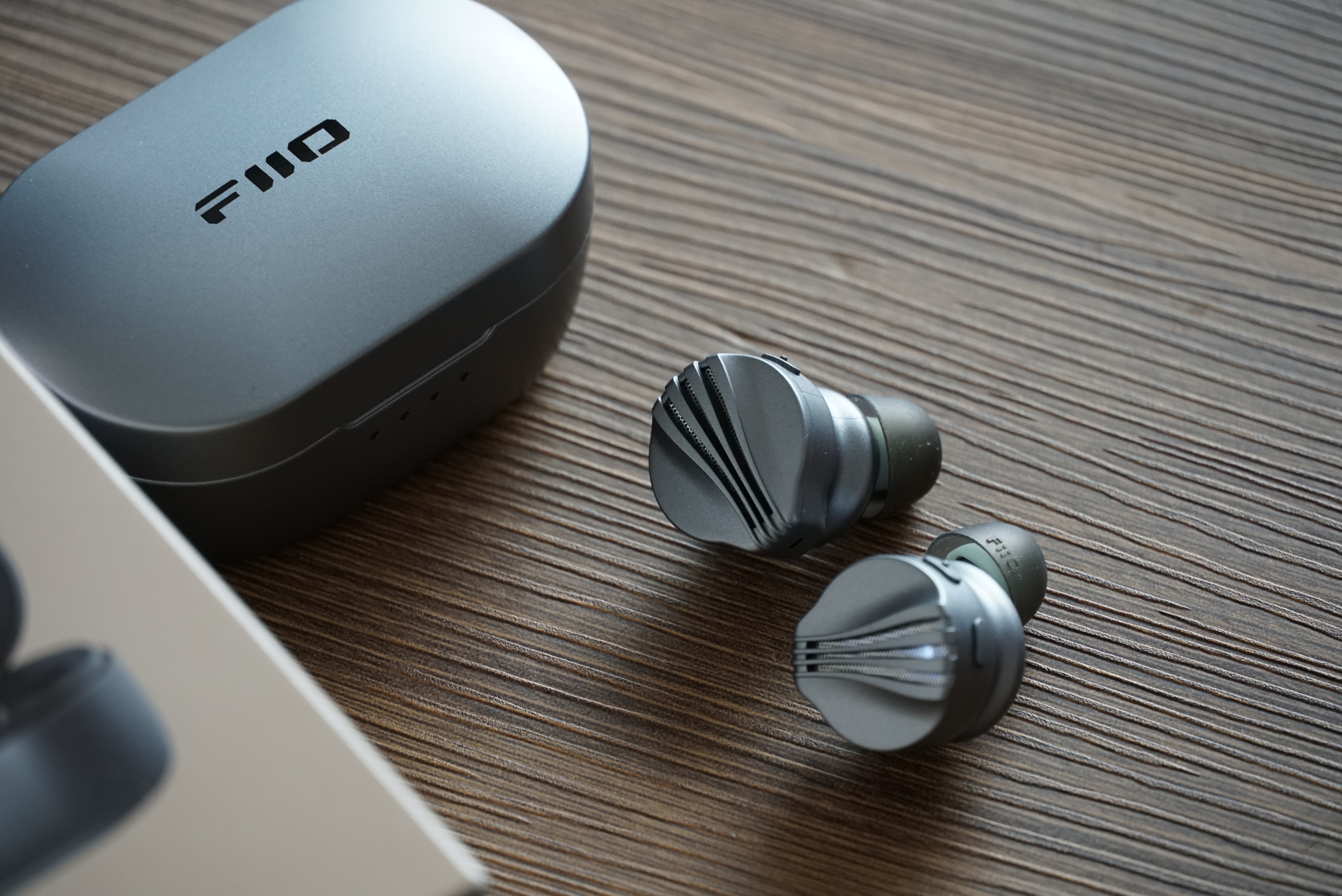 高端线控音乐耳机推荐飞傲,飞傲最强低音耳机