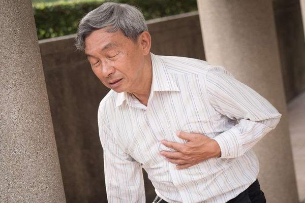 经常胸部疼痛是什么原因,胸部像针刺一样疼痛是什么原因