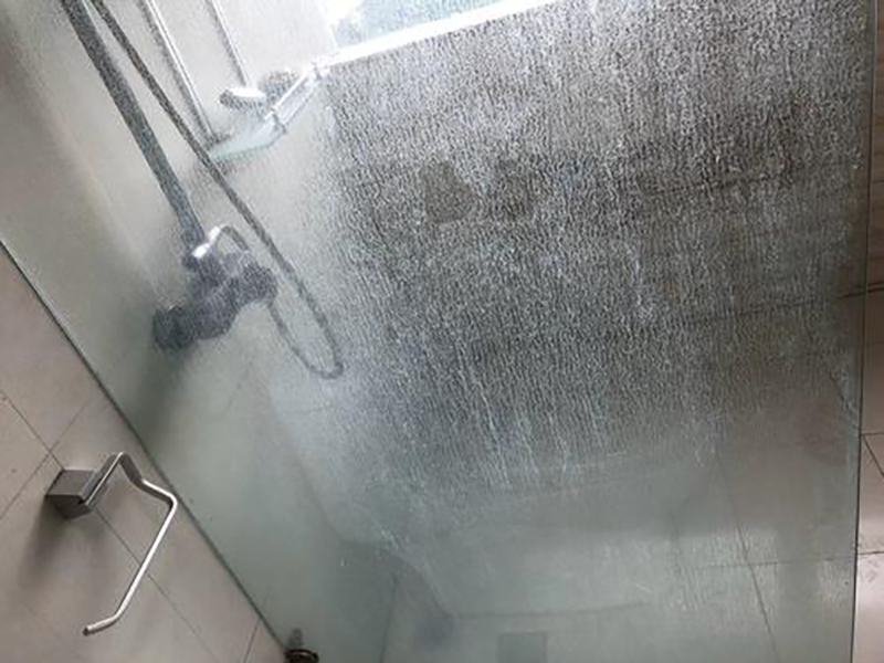 卫生间清洁攻略霉斑水垢异味,地面水垢清洁小妙招卫生间