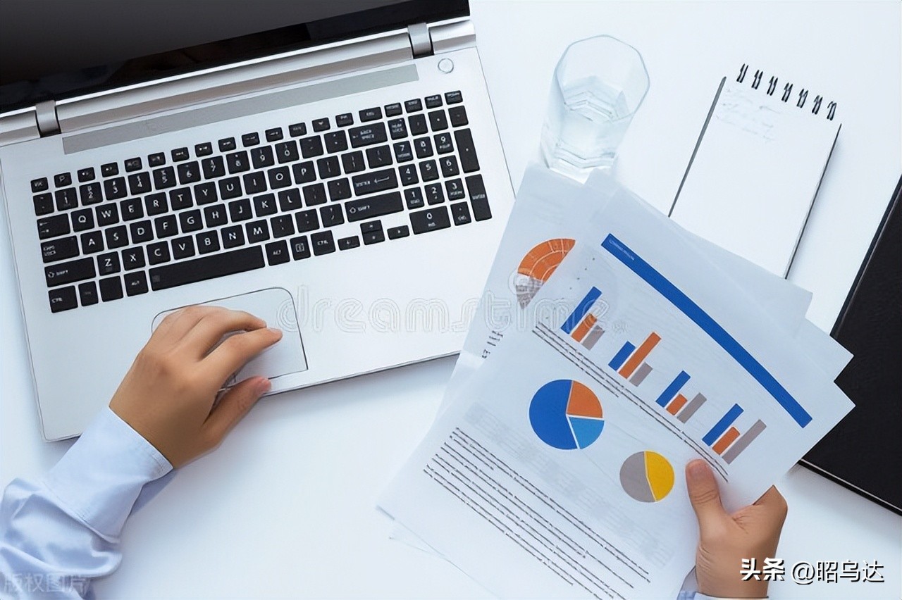 电脑桌面底下的任务栏怎么变透明,电脑桌面透明文件框怎么设置